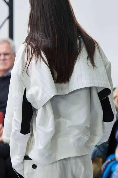 Look 35